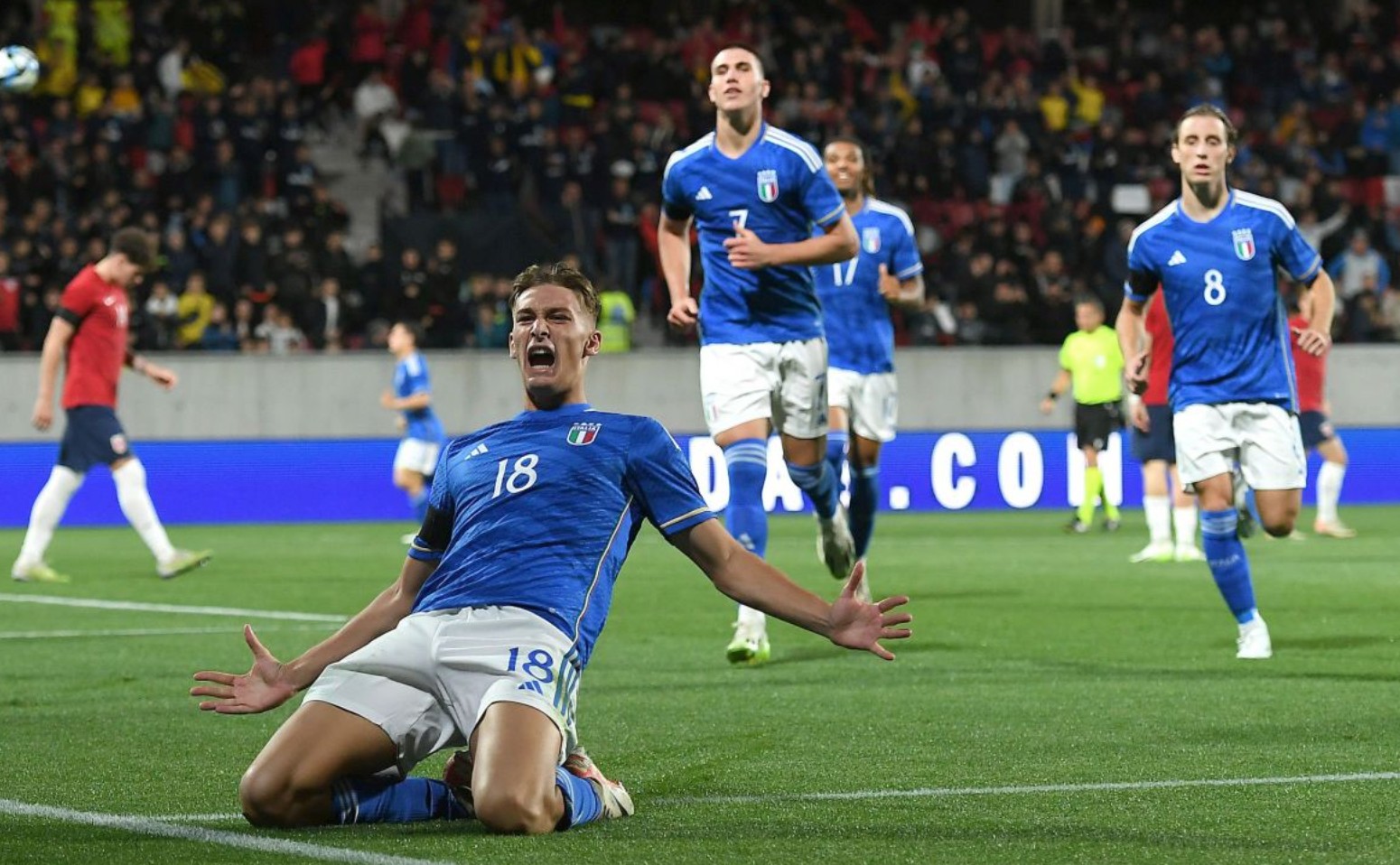 解说国安这场亚冠，真能给你气出好歹龙队从第一场平...（国安亚冠赛后解读：看得人直冒火，龙队自首战平局起就不在状态）