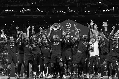 韩K联半场：林加德补时破门，首尔FC暂1-1金泉尚武（韩职联半场战报：林加德补时建功，首尔FC暂与金泉尚武1-1战平）