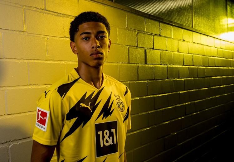 哈登：我和伦纳德的沟通很好，但光靠沟通是赢不了比赛的（哈登称与伦纳德交流顺畅，但仅凭沟通无法取胜）