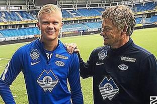 TA：拜仁一月有合适报价允许博伊离队 俱乐部将续约基亚拉（TA：一月若获合适报价，拜仁将放行博伊；俱乐部将与基亚拉续约）