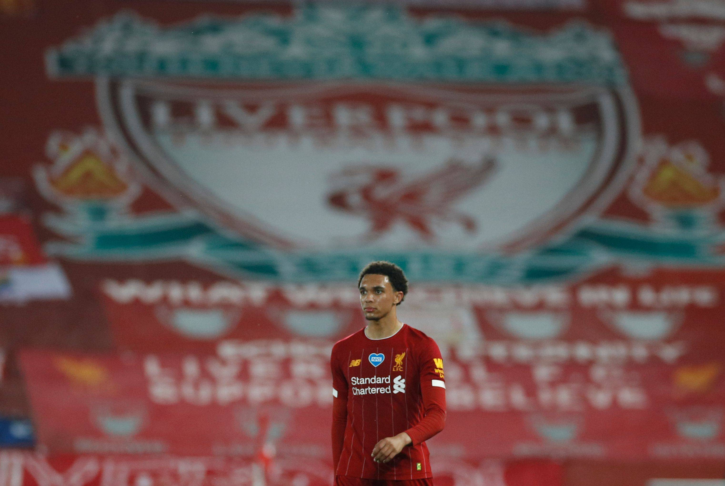 莱奥：我和囧叔经常交流，不仅聊足球，也聊生活中的方方面面（莱奥：我与囧叔交流频繁，聊的不仅是足球还有生活点滴）