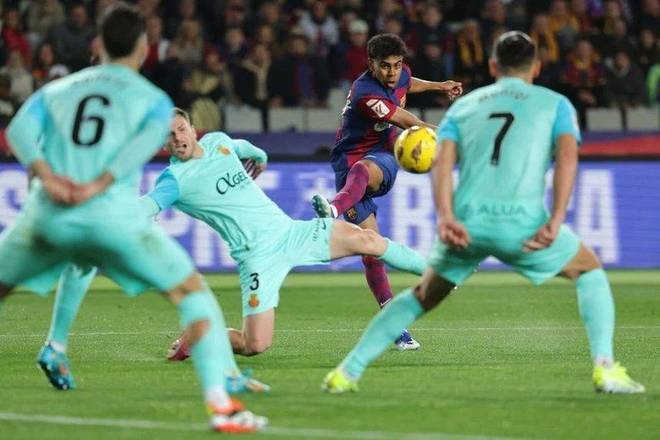 德甲半场：基尼洛斯1射1传，卡德破门，奥格斯堡2-0勒沃库森（德甲半场战报：奥格斯堡2-0领先勒沃库森，基尼洛斯传射建功，卡德破门）